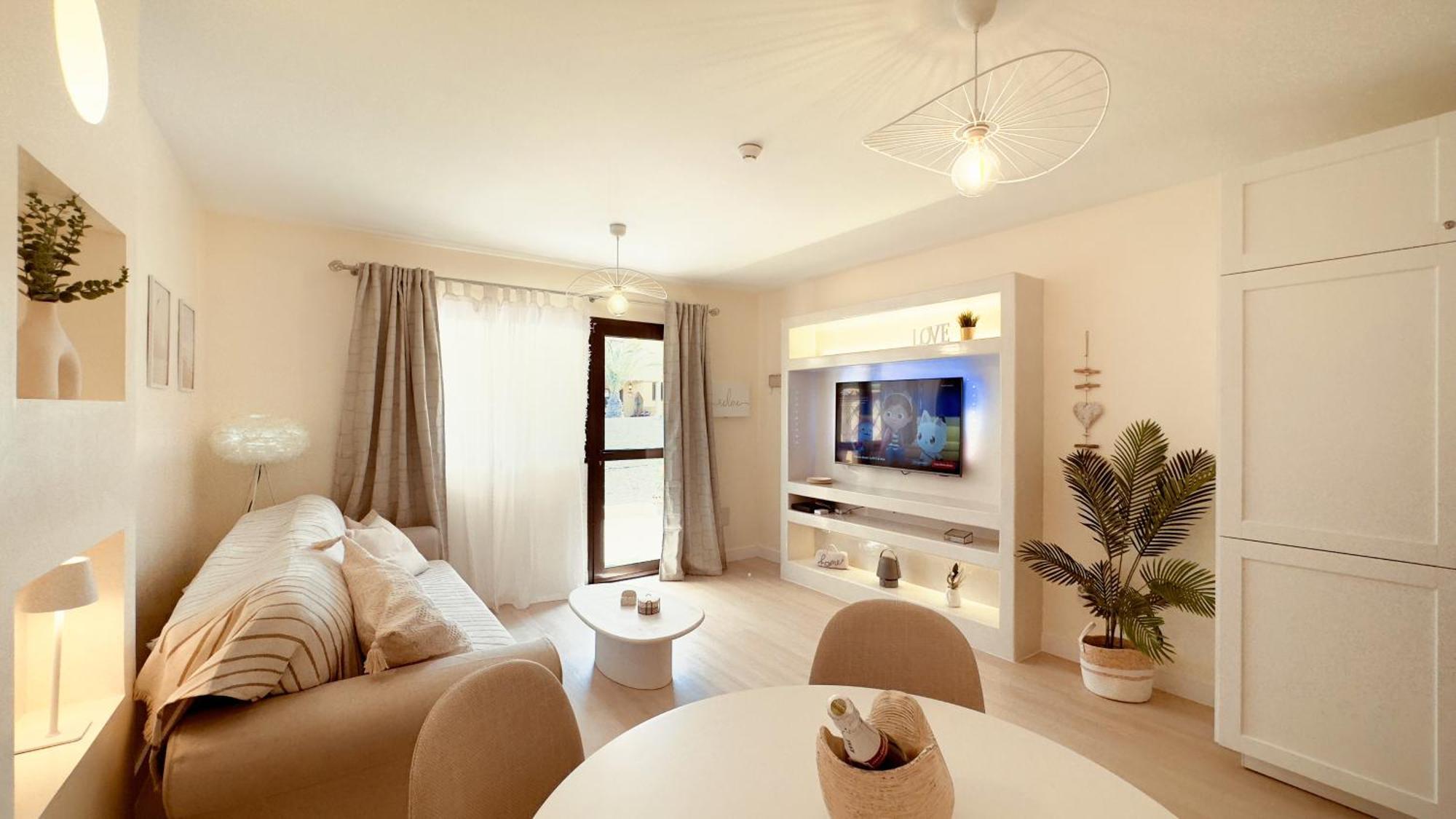 Hébergement de vacances Golden Dream, Swimming Pool And Parking *